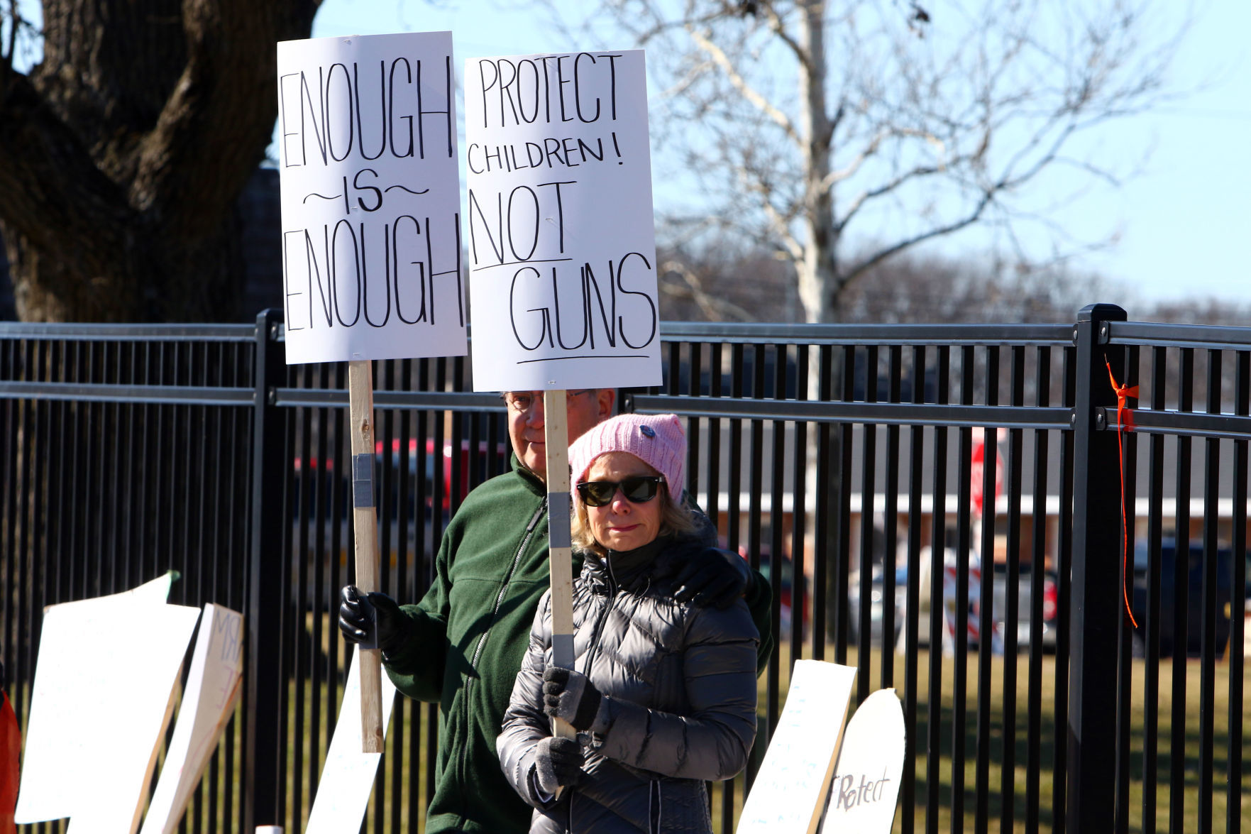 Gallery: Organizers protest outside gun show in Crown Point